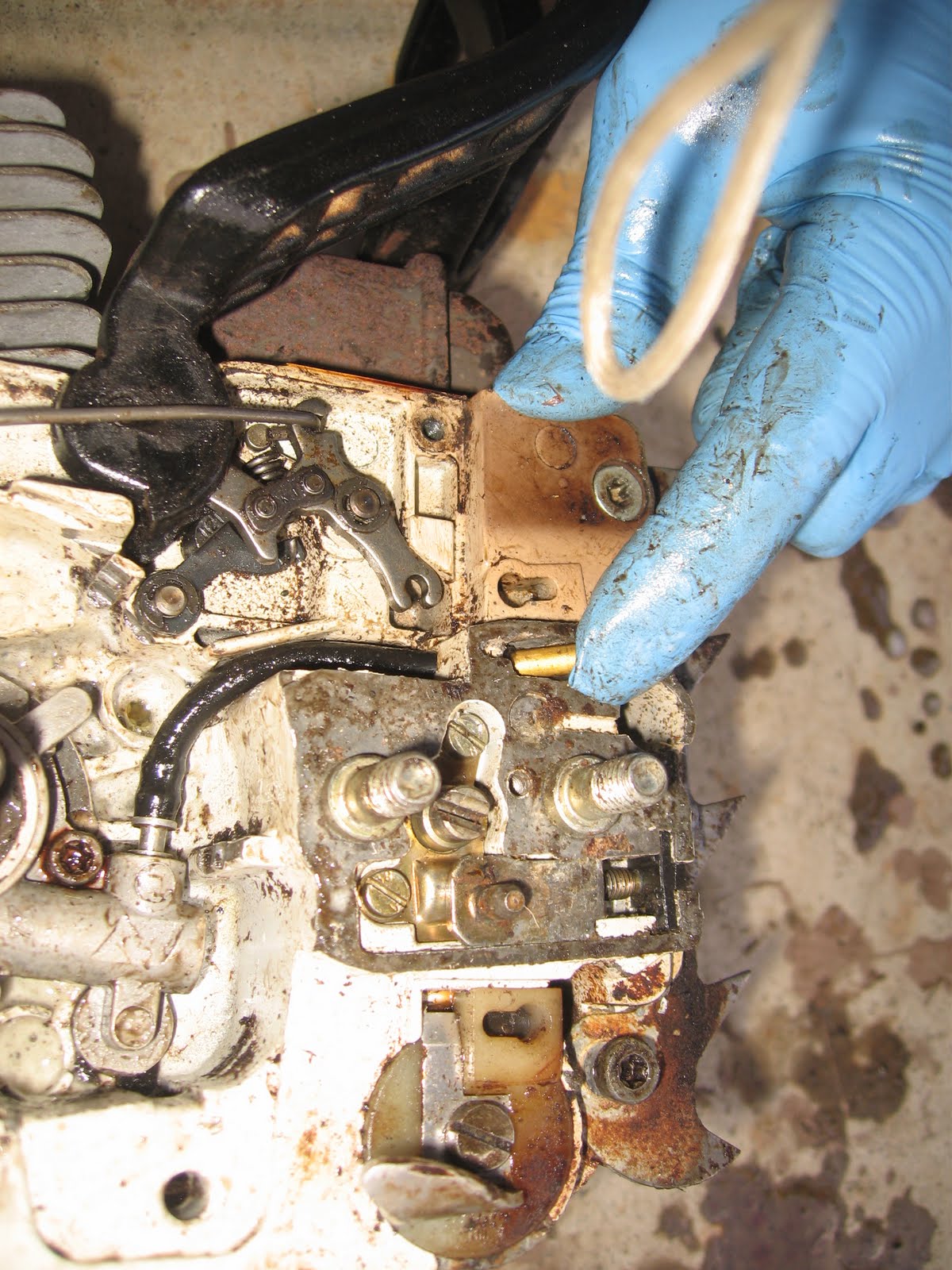 Who cares? Replacing the chain oil pump on a Stihl 034