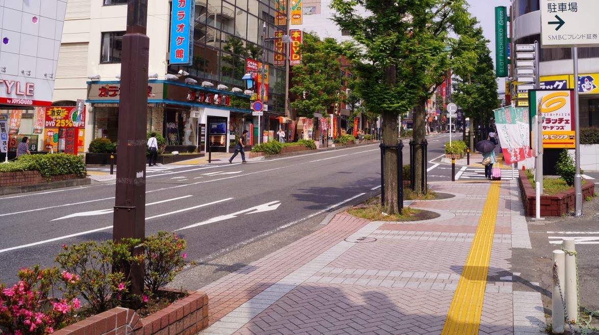 Urban kchoze: Sidewalks and driveways: is it time to throw the curb to ...