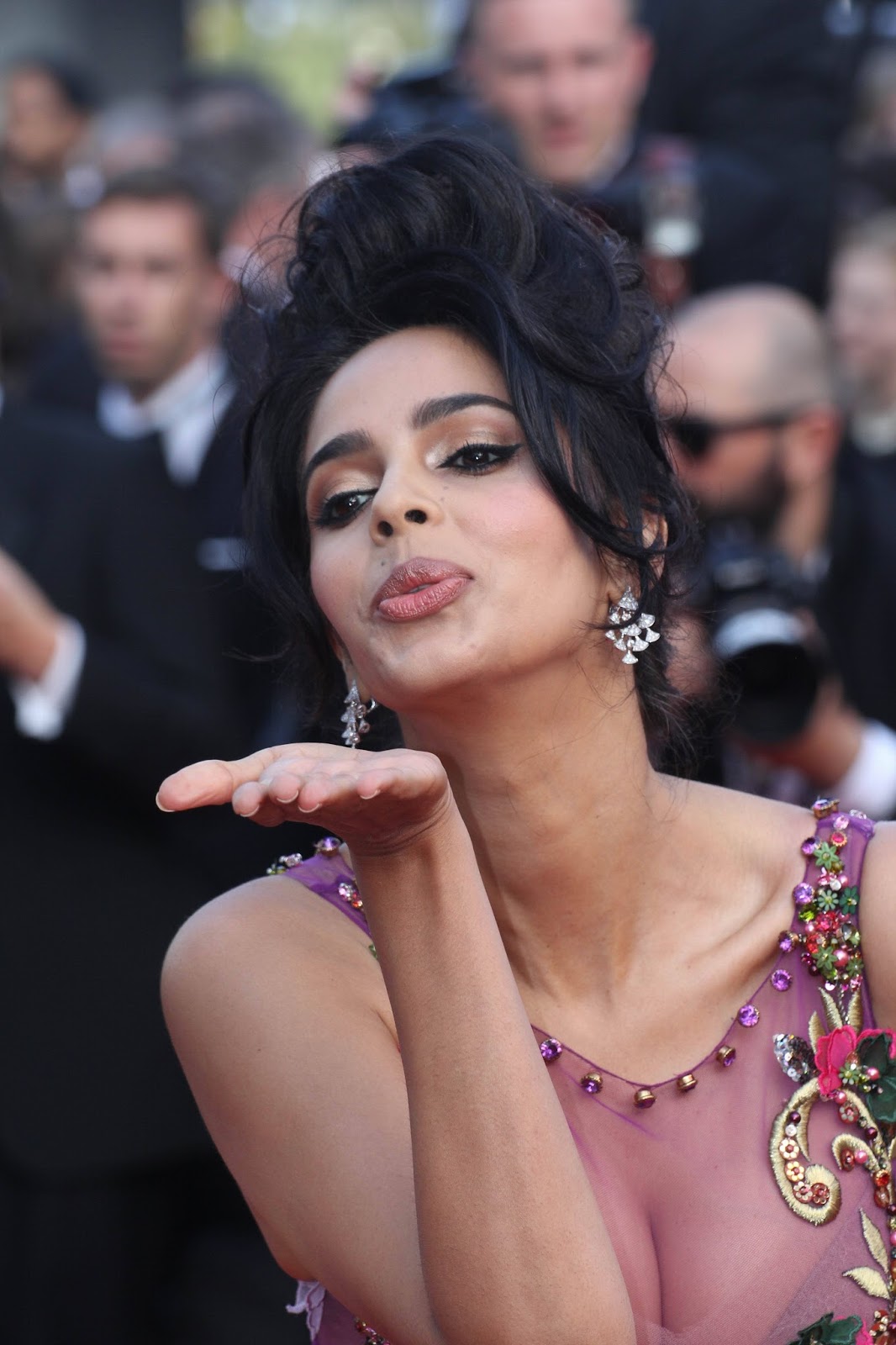 Mallika Sherawat Looks Hot At 'The Beguiled' Premiere During The 70th Cannes Film Festival 2017