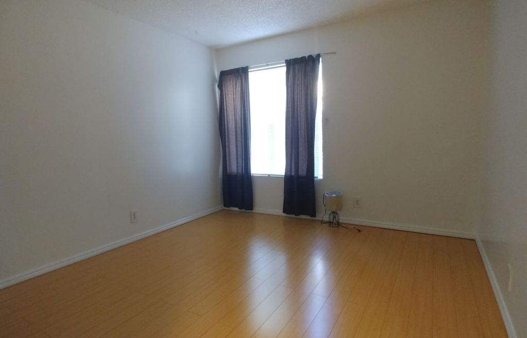 Condo for Rent Prime Koreatown Location!