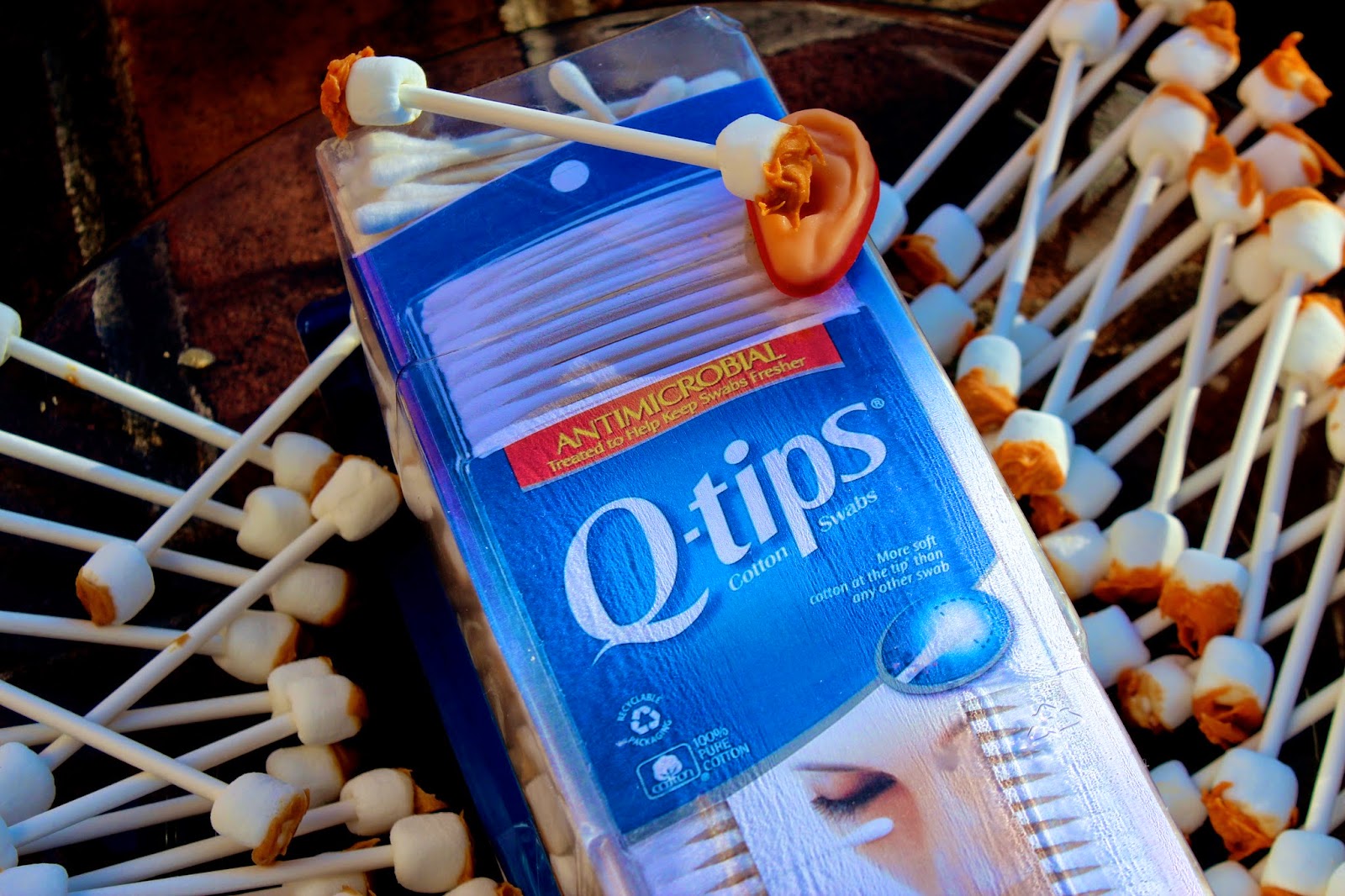 Bolling With 5 Edible Ear Wax!