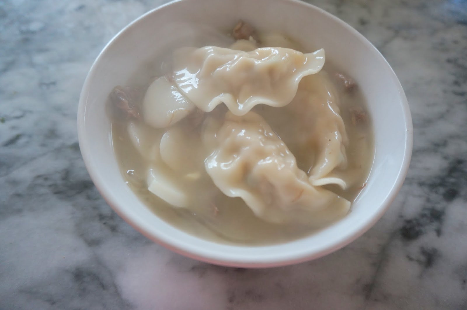 Korean Rice Cake &amp; Dumpling Soup Dduk Mandu Guk (떡만두국)