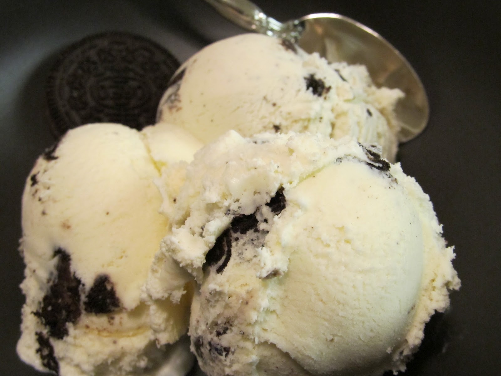 Jenn's Food Journey Cookies and Cream Ice Cream