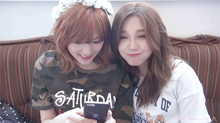 에이핑크 하영&은지.gif | 인스티즈