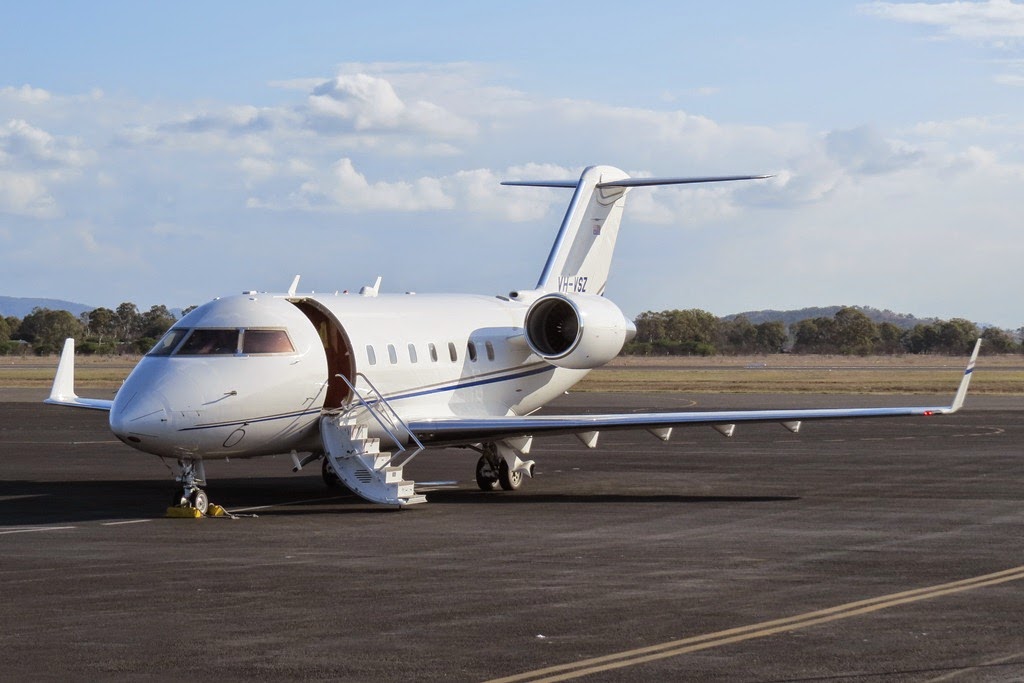 central-queensland-plane-spotting-execujet-challenger-604-bizjet-vh