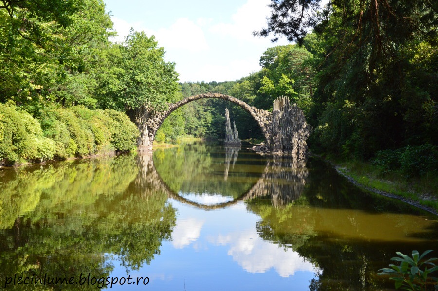 Rakotzbrucke din Kromlau, Germania Rakotzbrucke din Kromlau, Germania