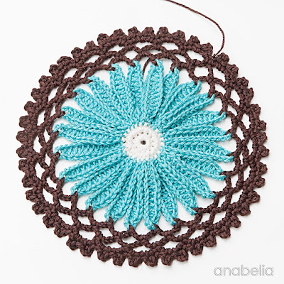 Crochet daisy motif, Anabelia Craft Design