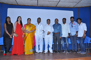 Actress Kavitha Swathi Naidu Vekkirintha Press Meet  0020