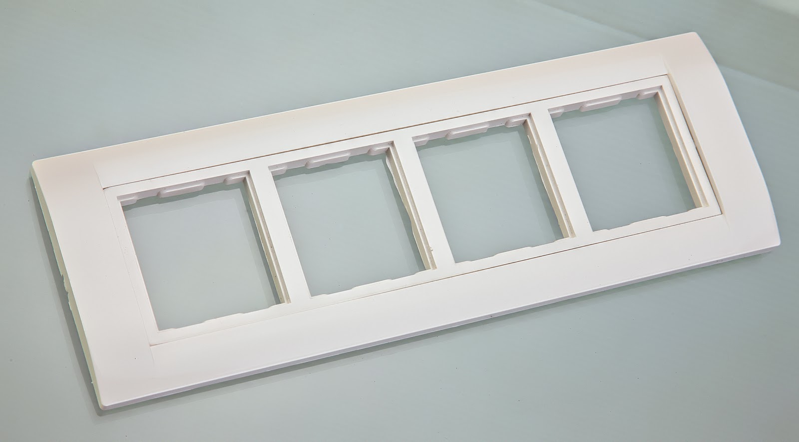 MODULAR PLATES AND SWITCHES