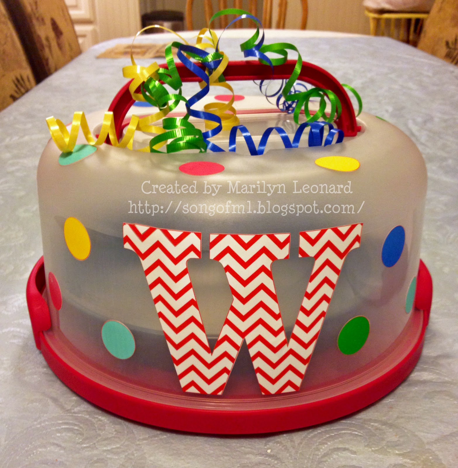  Marilyn's Crafts DIY Cake Carrier
