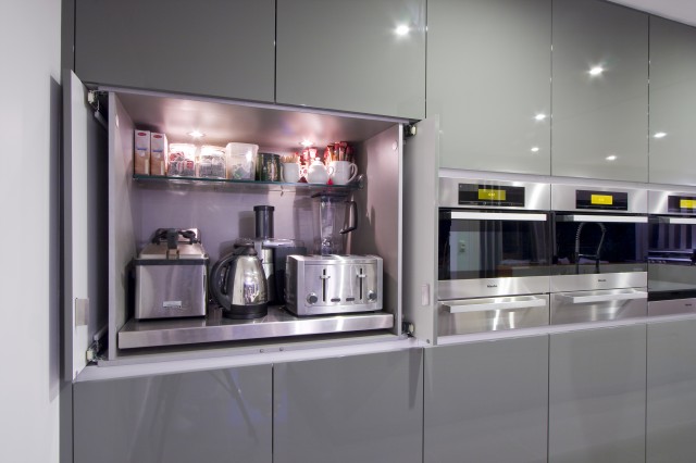 Soluciones de Almacenamiento para Ocultar y Mantener en la Cocina