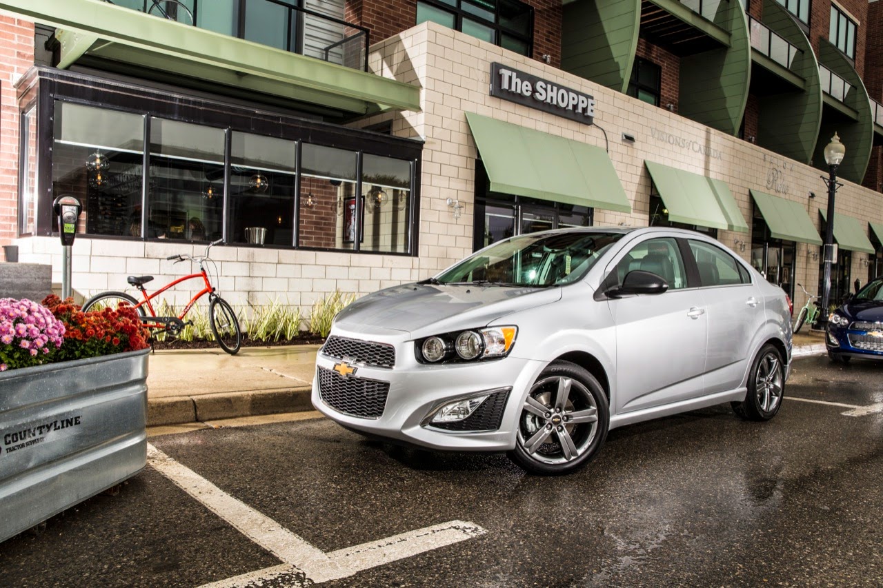 © Automotiveblogz: 2014 Chevy Sonic RS Sedan Photos