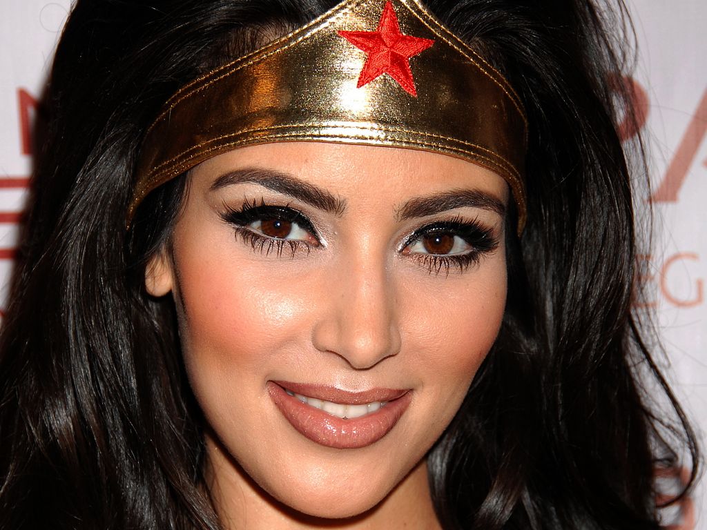 Celebrity Wallpapers: Kim Kardashian in Wonder Woman Outfit
