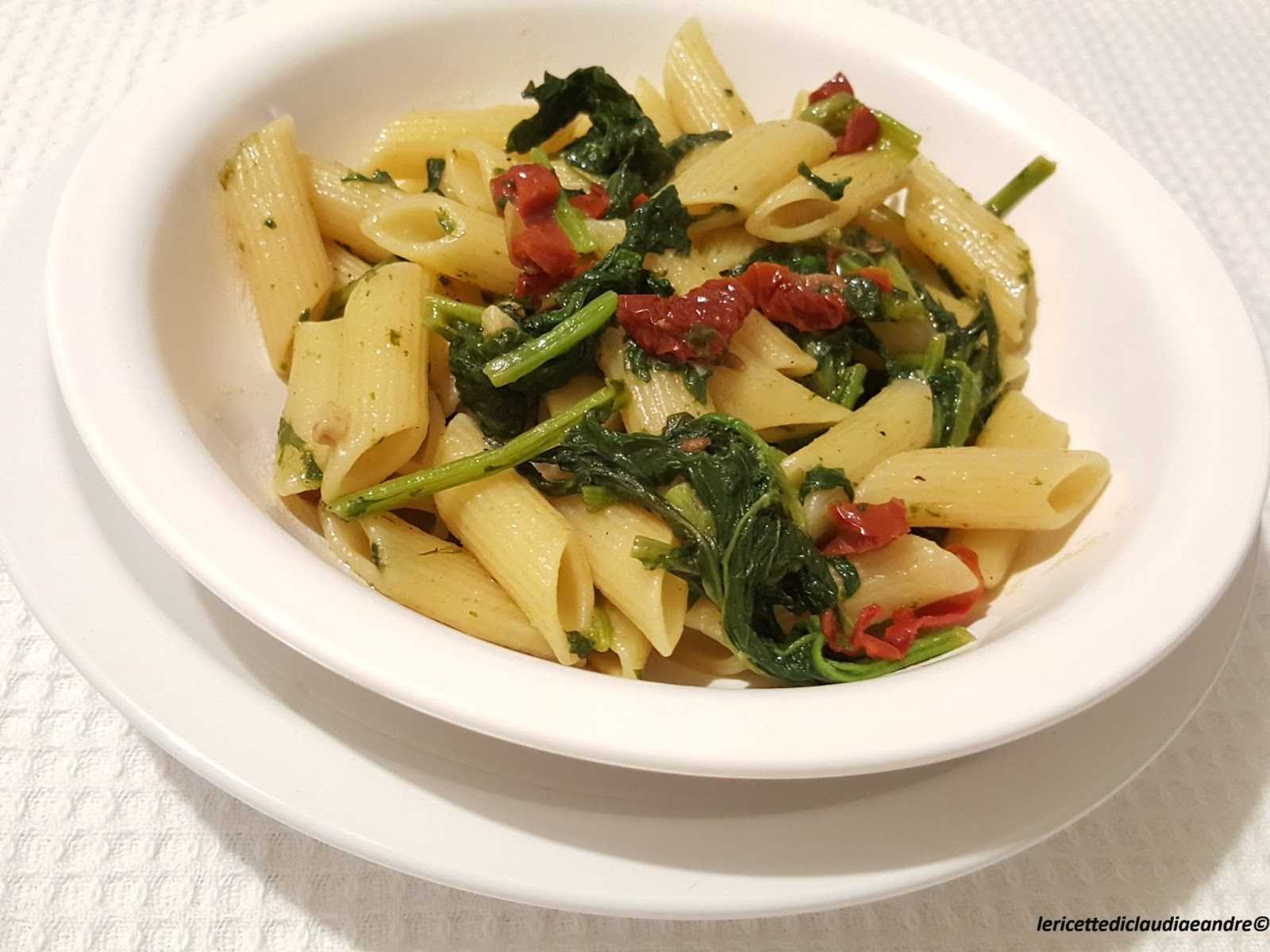 Pasta con cime di rapa e pomodorini secchi Ricetta ed ingredienti dei