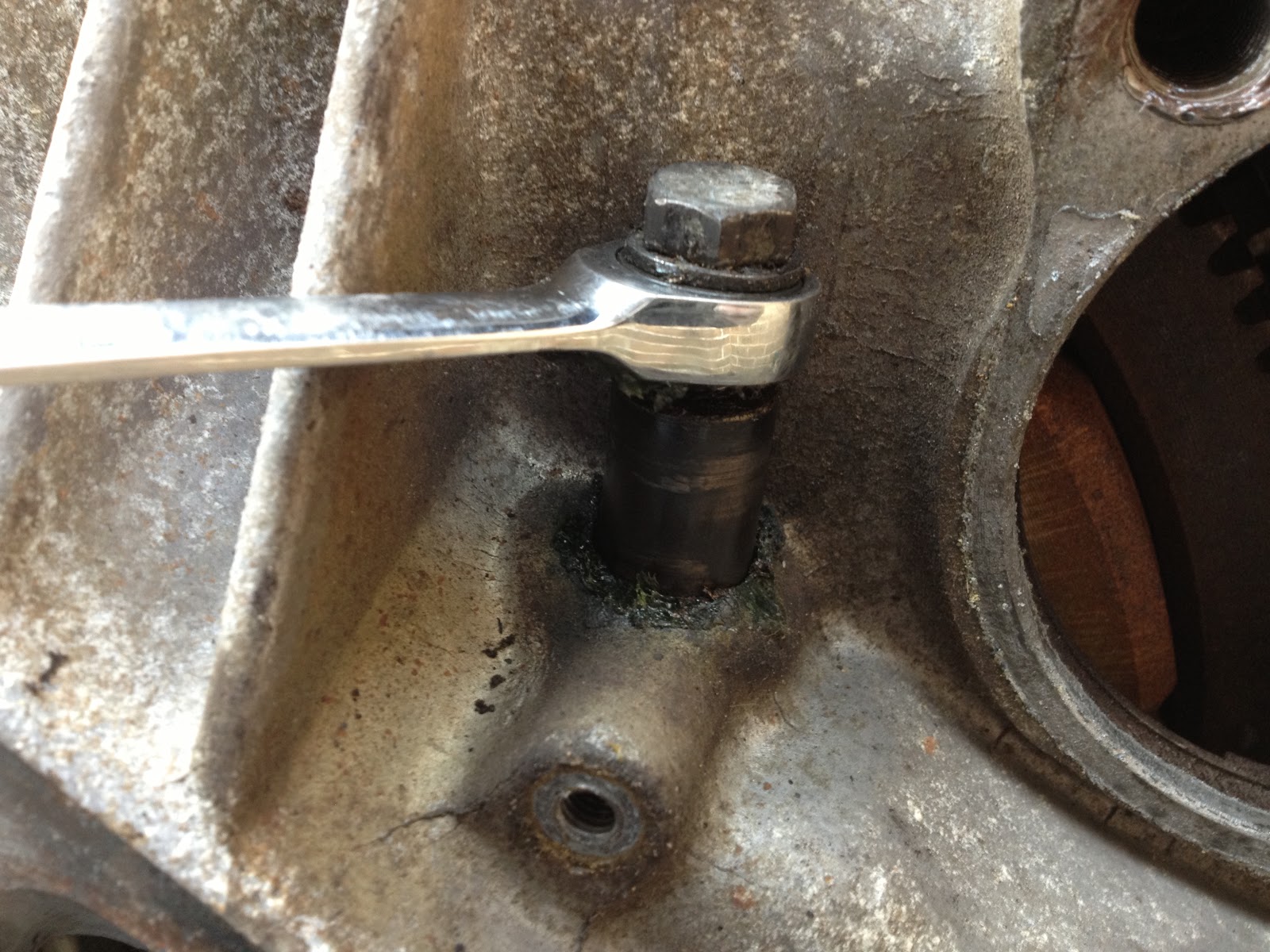 Bellhousing & Clutch fork removal