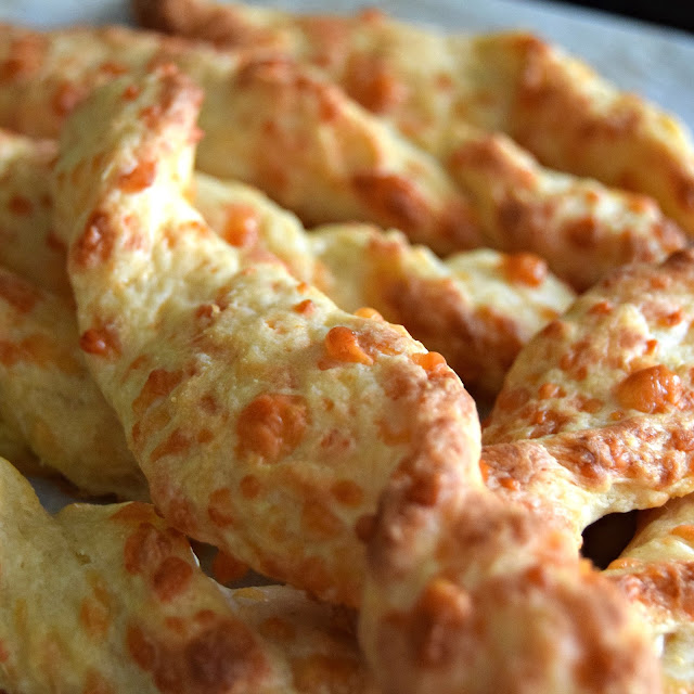 Wafflemama. Recipe >> Easy Cheesy Twists