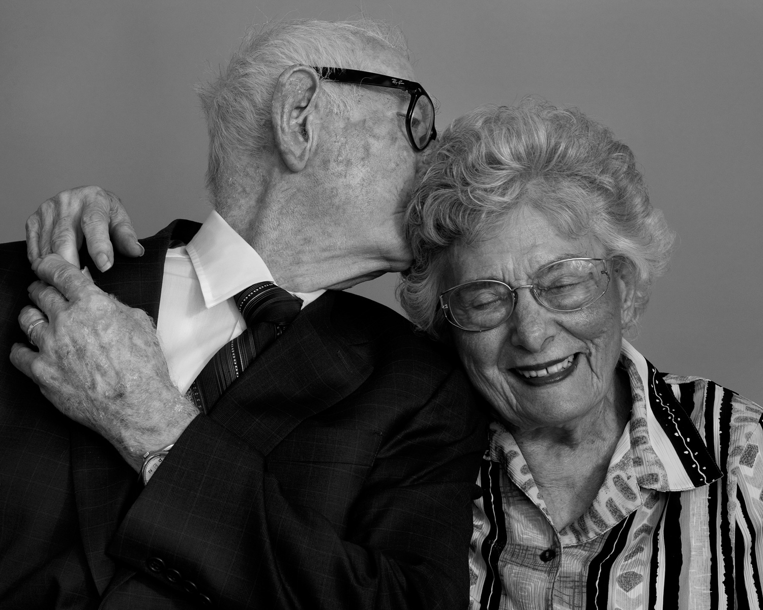 Видео старых семейных пар. Пожилые люди. Любовь пожилых. Пожилые супруги. Старая любовь.