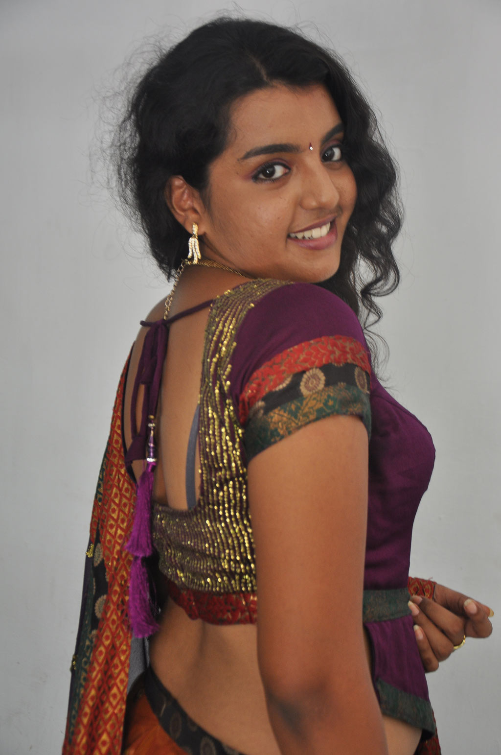 Teen Actress Divya Nagesh Hot And Spicy Sexy Photo Gallery