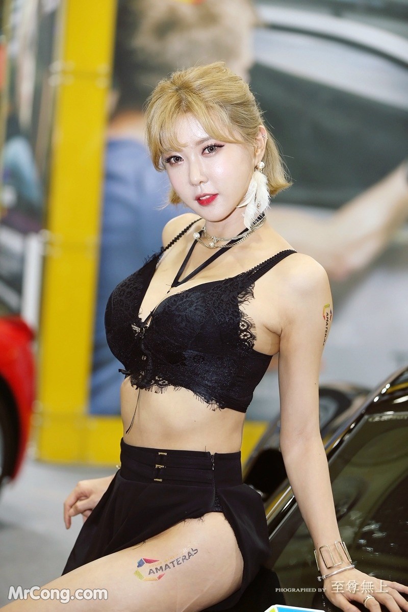 Heo Yoon Mi's beauty at the 2017 Seoul Auto Salon exhibition (175 photos)