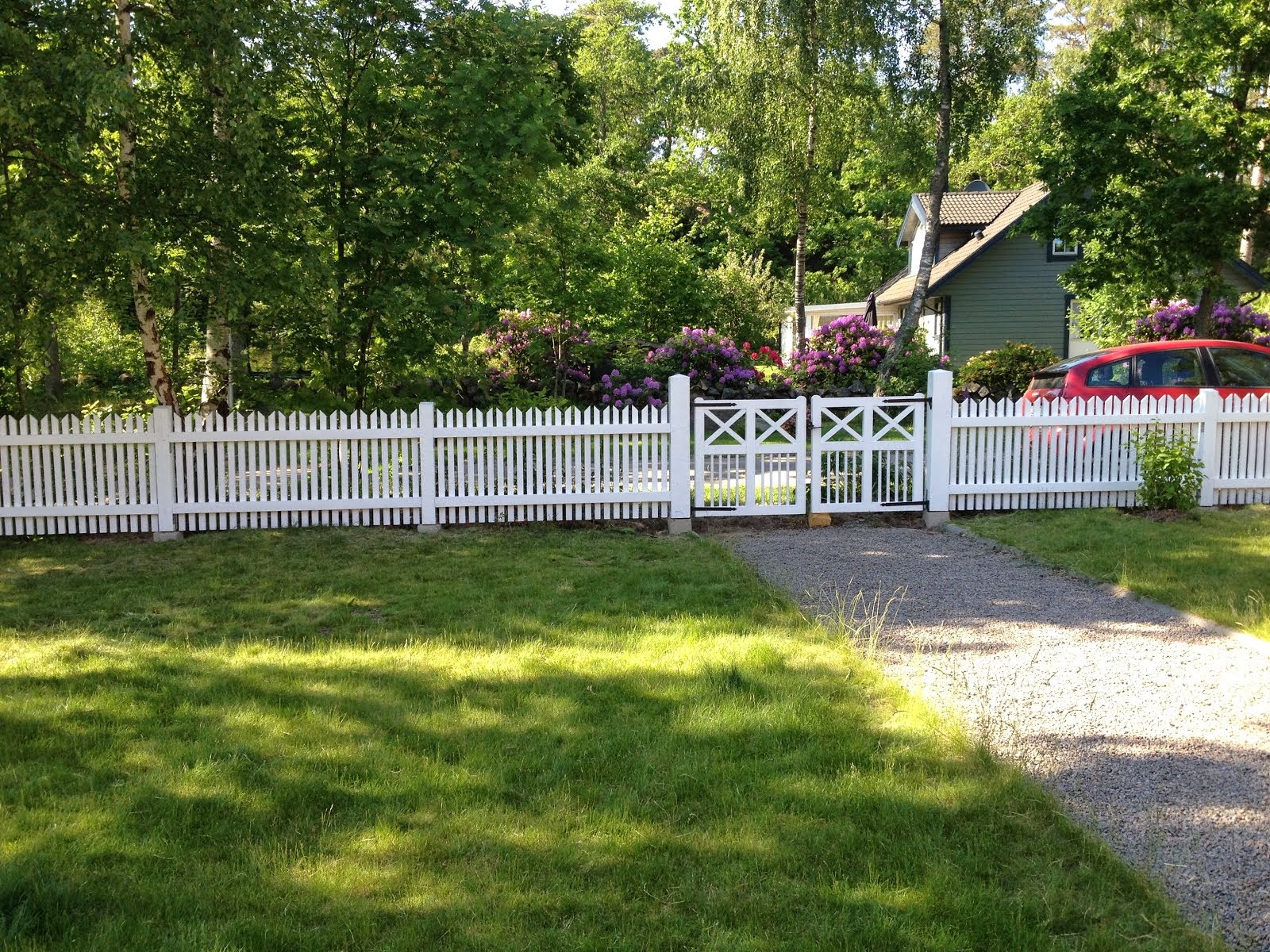 Färdigt staket & grindar sommaren 2014