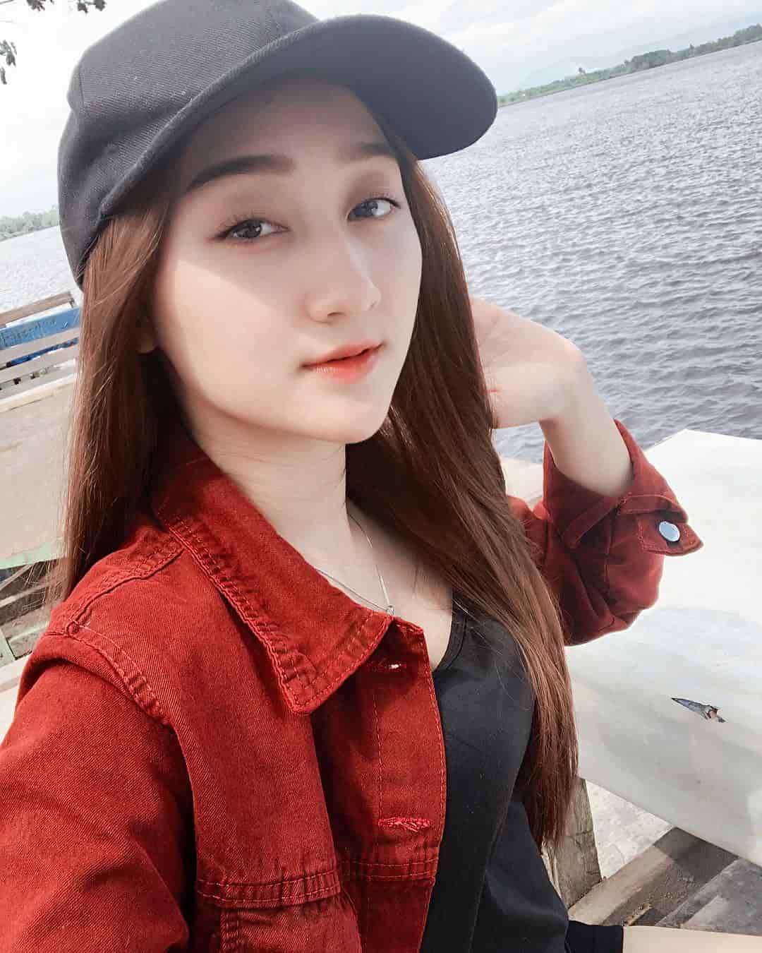 Biodata Artis Sandrina