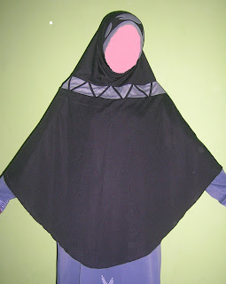 Koleksi jilbab kaos manis dengan variasi artistik