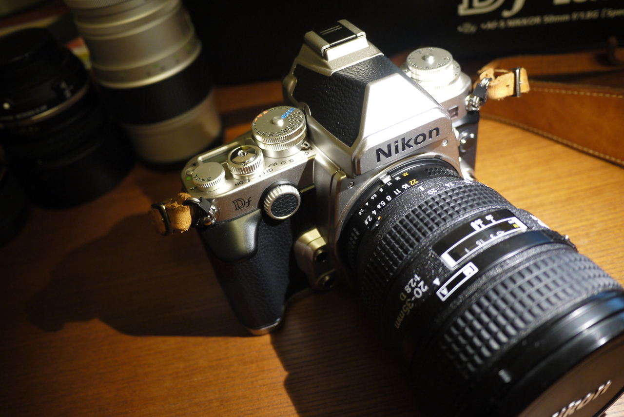 Nikon ニコン AF Nikkor 20-35mm F2.8 D