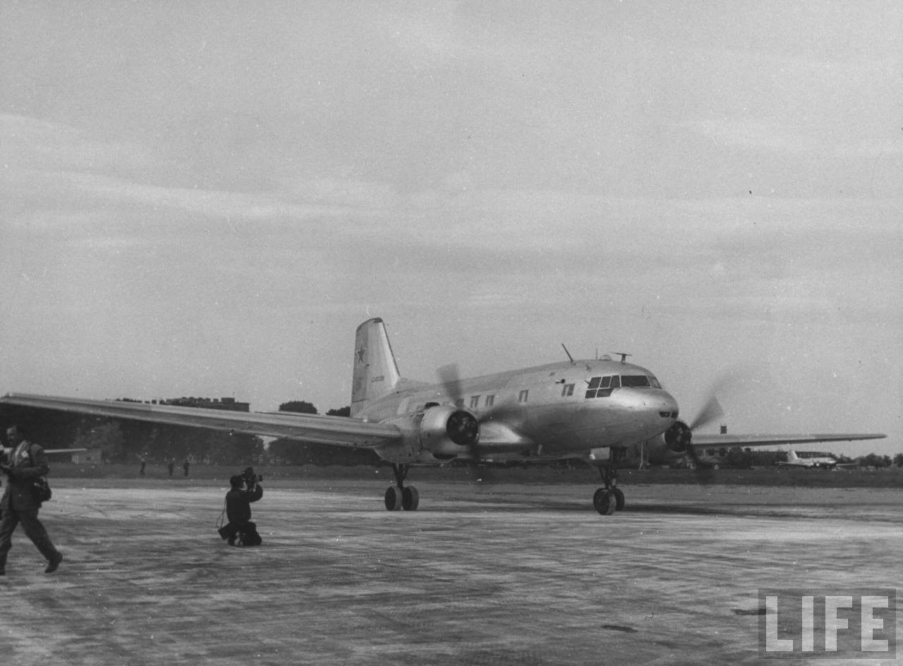 Военный союз 1955. Ил-14 самолёт. Ил 14 бомбардировщик. Ил-14 ВВС. Ил 14 Аэрофлот.