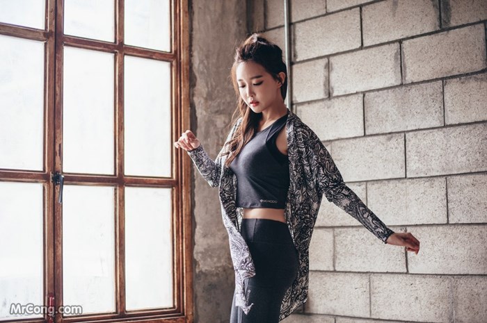 Beautiful Yoon Ae Ji poses glamor in gym fashion photos (56 photos) photo 2-12