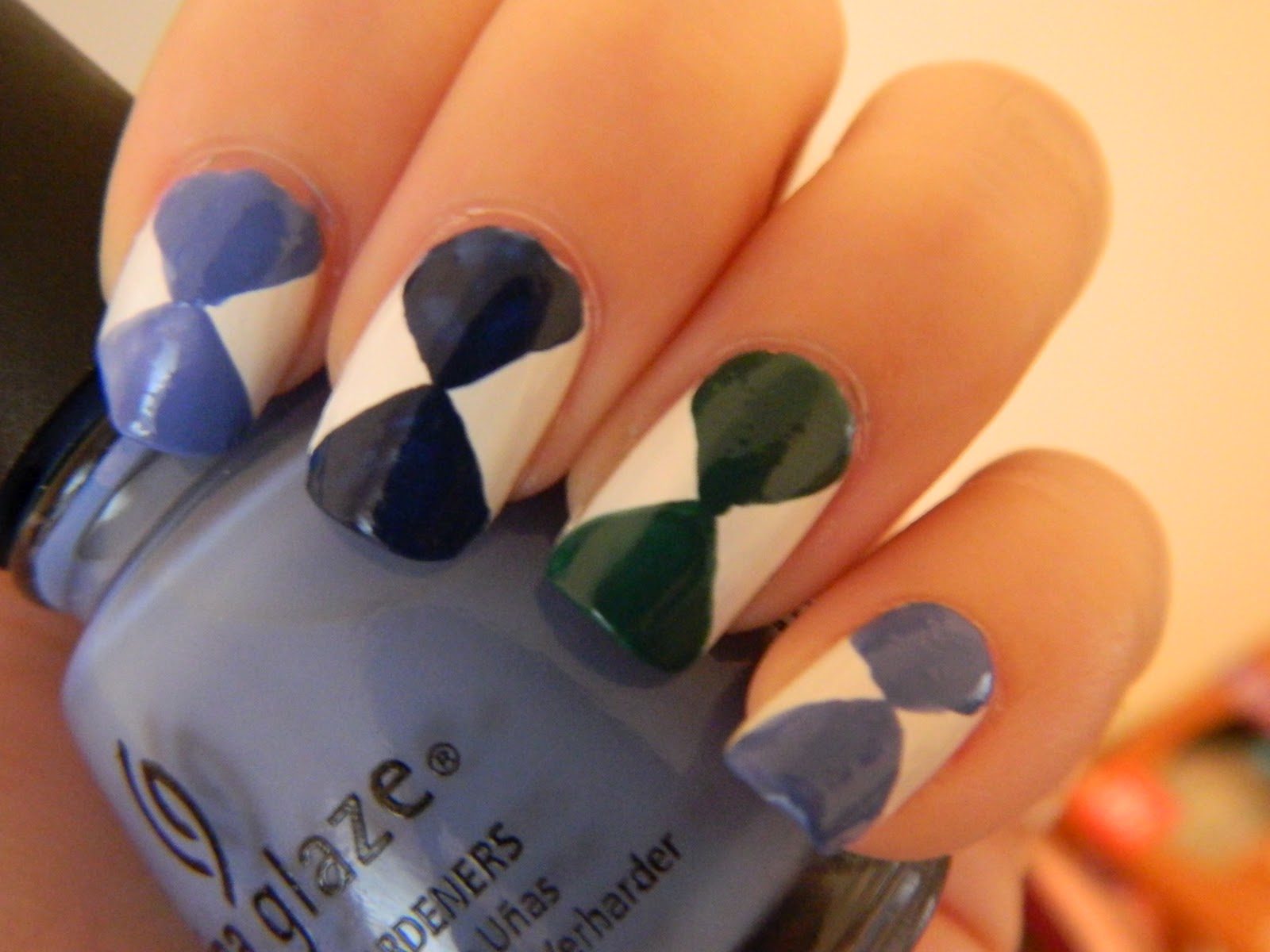 The Polished Platypus: Argyle Nails