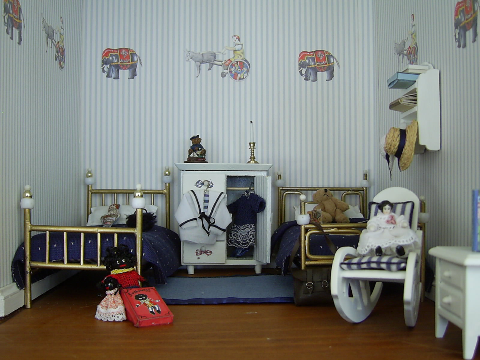 dolls houses and minis Edwardian Dolls House the Nurseries