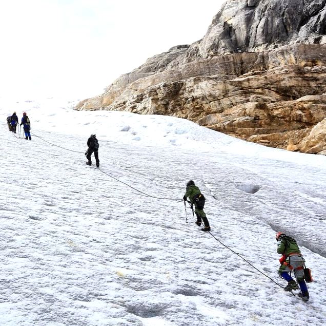 Dari Jayawijaya ke Semeru, 7 Puncak Gunung Tertinggi di Tanah Air