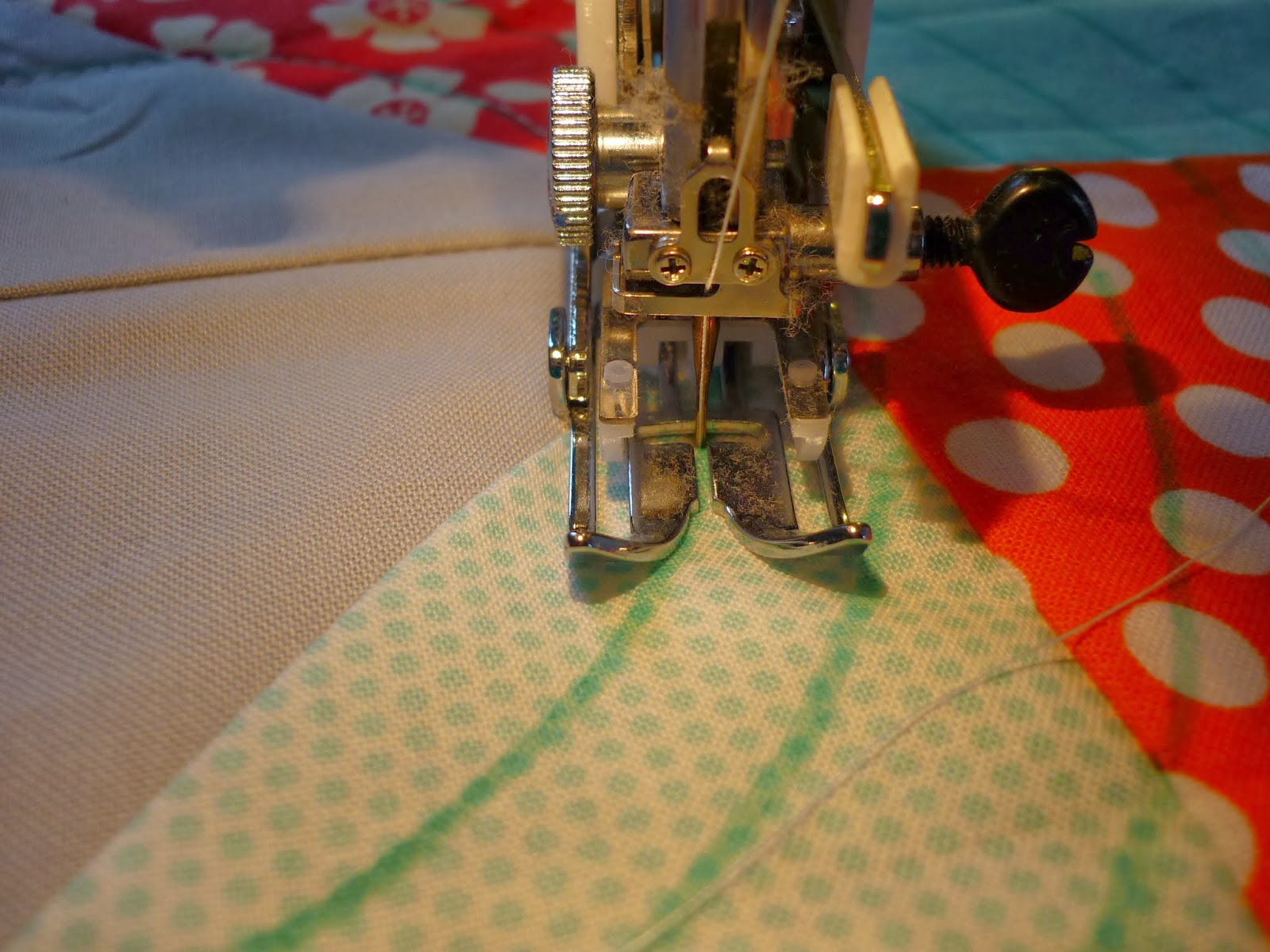 chezzetcook modern quilts Going in Circles A Tutorial on Quilting