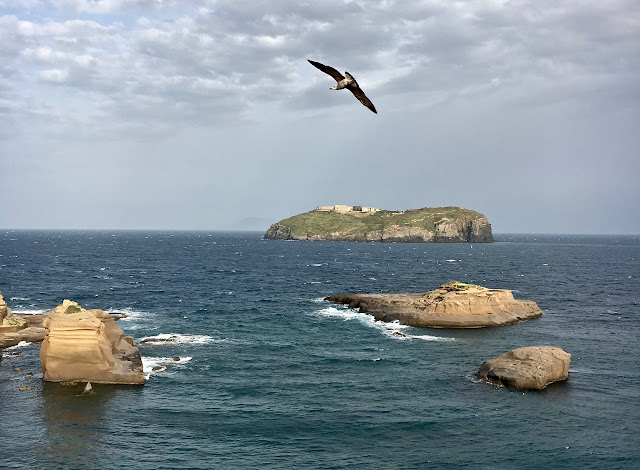 Guide to the Island of Ventotene