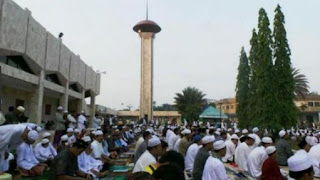 Memanfaatkan-halaman-masjid 