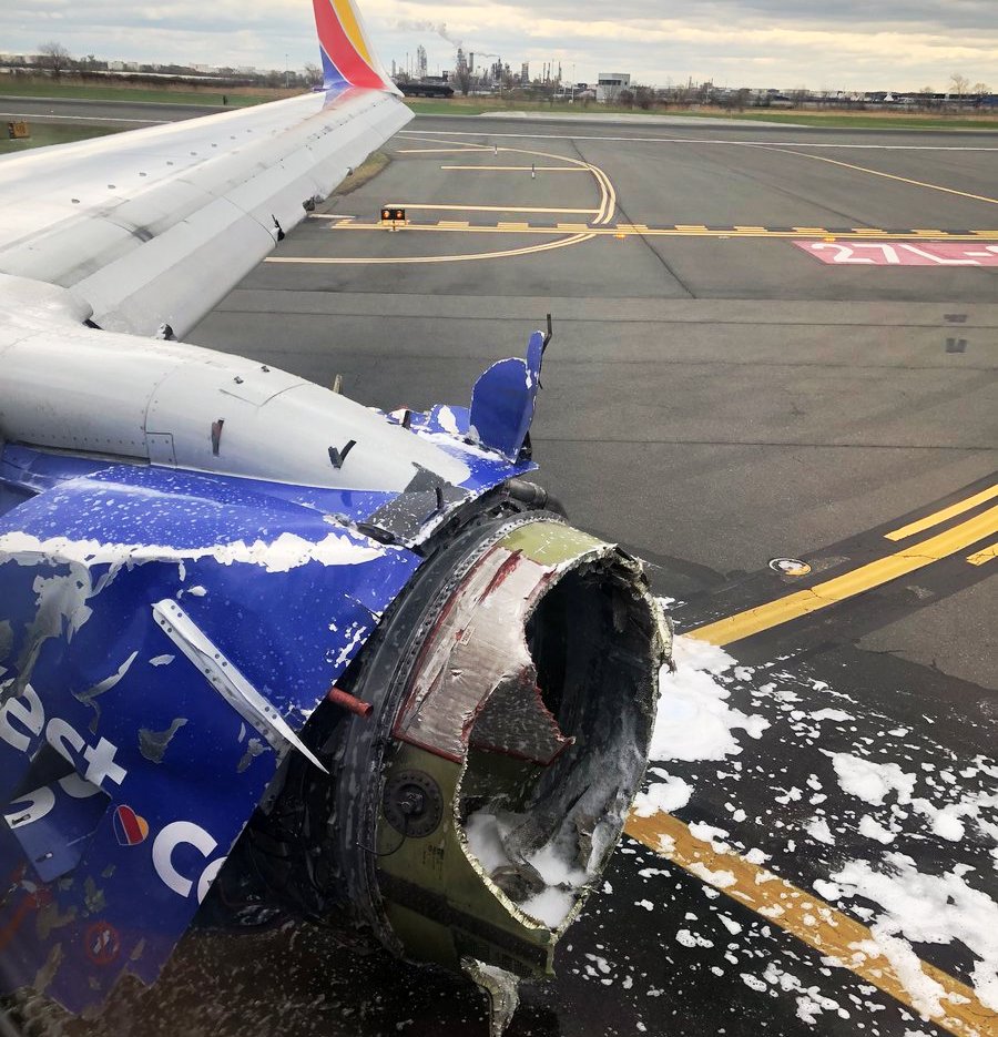 Самолёт Боинг 737 взлёт