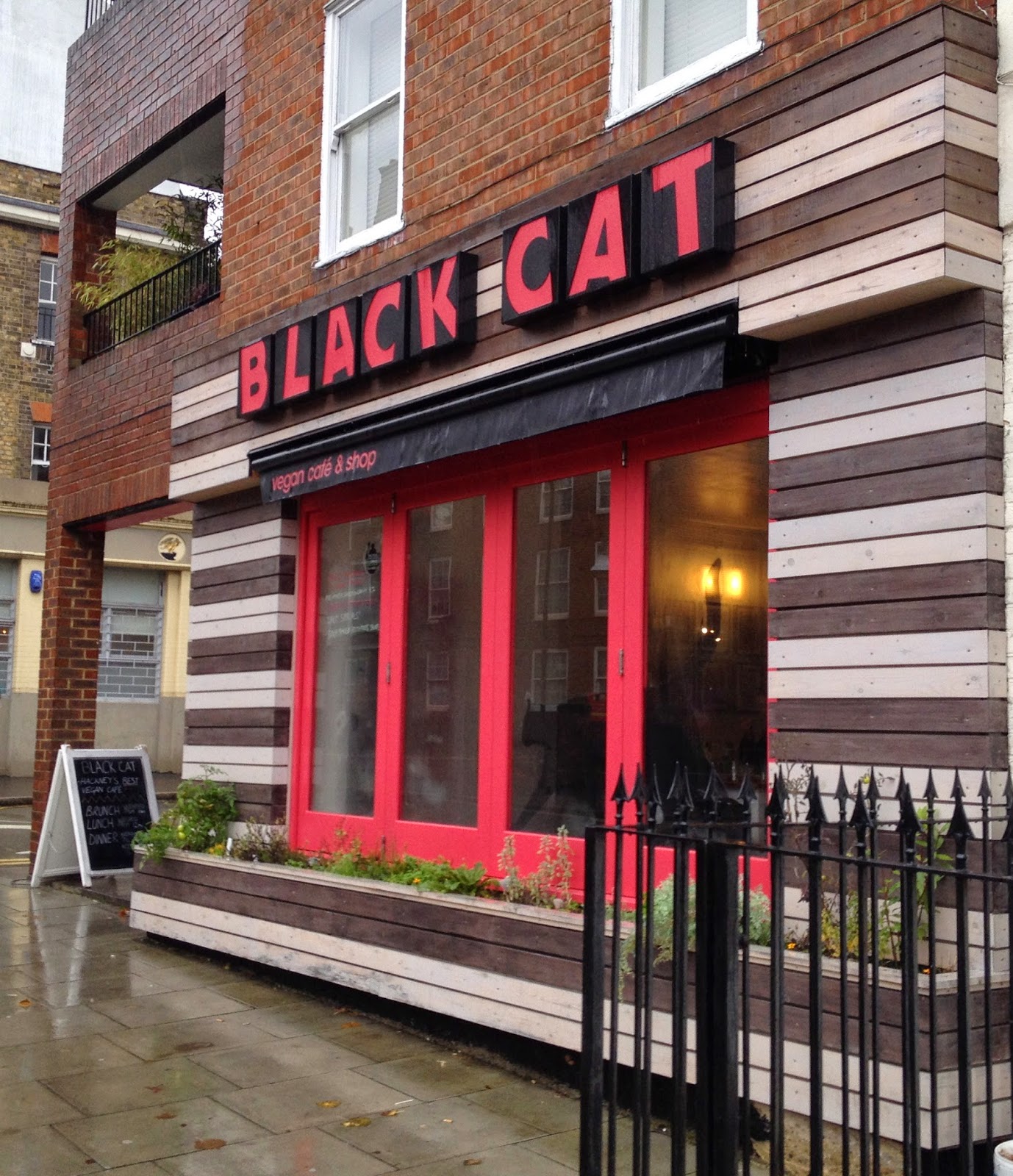 Black shop cats cafe