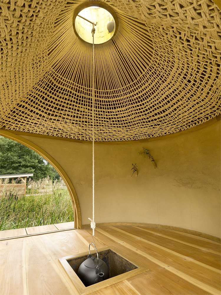 Casa de Té Negro por A1 Arquitectos