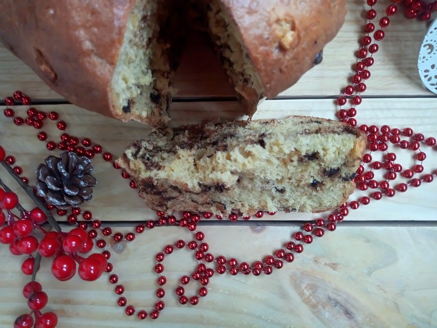 Panettone de calabaza con chocolate y naranja confitada. Receta navideña. Desayuno, merienda, postre. Muy esponjoso. Sin masa madre. Sin prefermento. Cuca