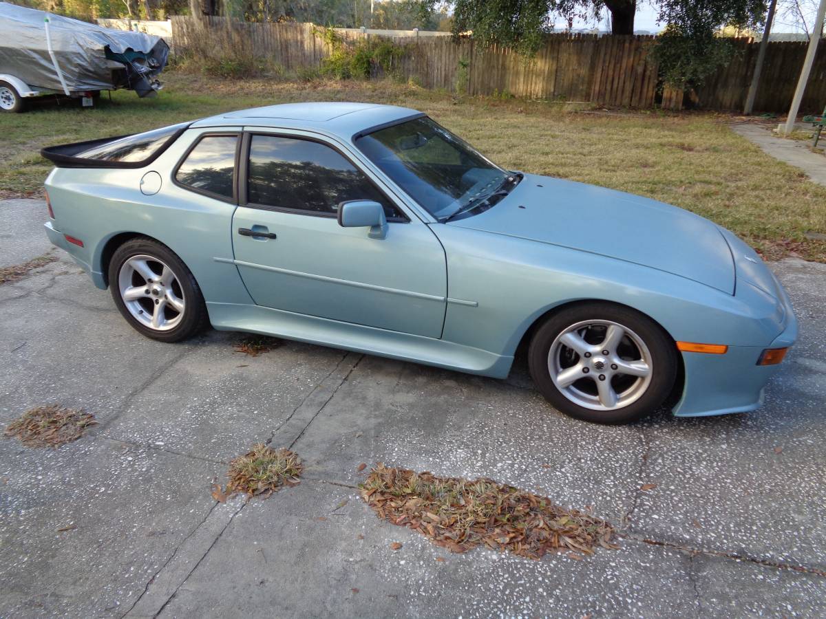 Daily Turismo German Slate 1985 Porsche 944