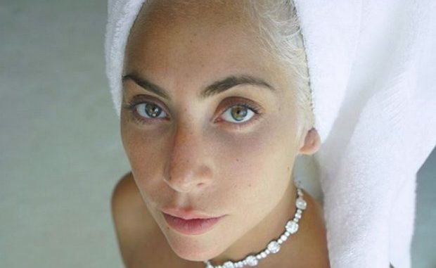 Lady Gaga anunció que sí está embarazada