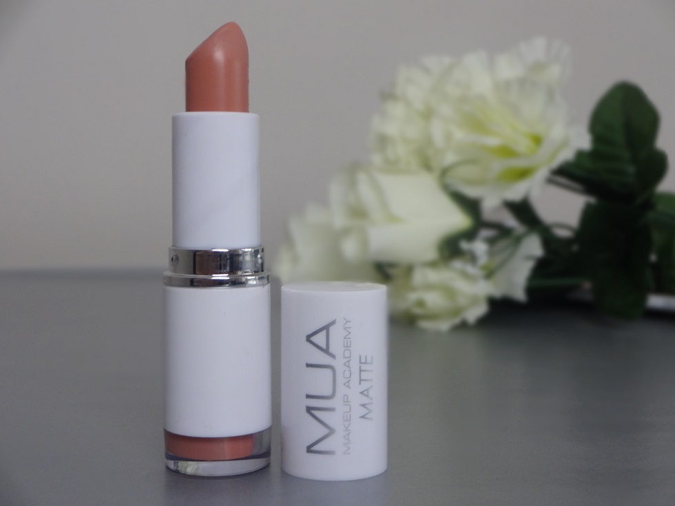 gewelddadig staking Patois MUA Matte Lipstick Totally Nude Review | Laura Bora
