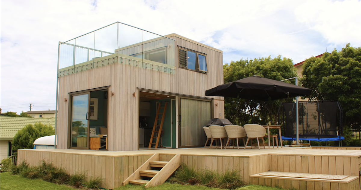 Raglan Beach House [ TINY HOUSE TOWN ]