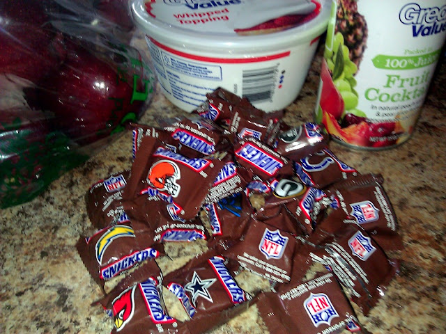 #SnickersMinis Snickers, NFL