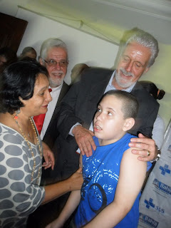 Mariene, presidente da Afaga, e Ivan, garoto autista, no encontro com o Governador Wagner e o Secretário Jorge Solla.