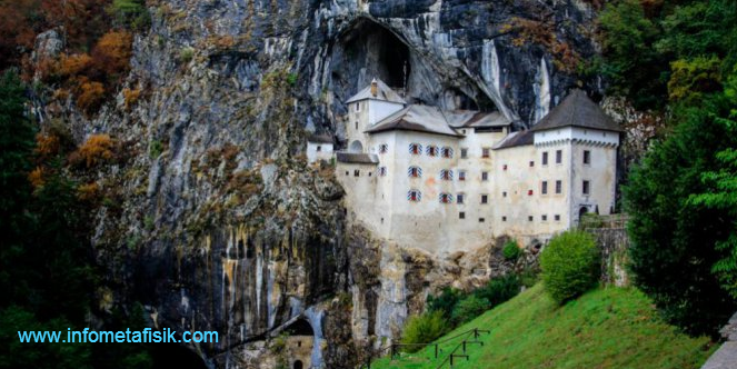 7 Kastil paling berhantu dari seluruh dunia