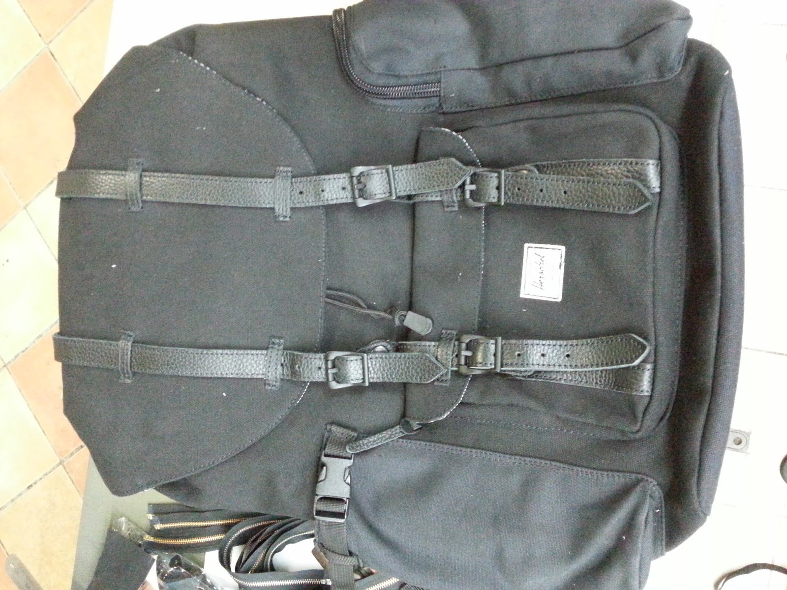 Herschel bag repair, backpack zip repair, backpack stitching singapore