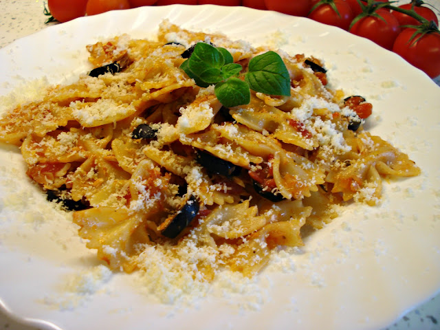 FARFALE CU TON SI SOS DE ROSII