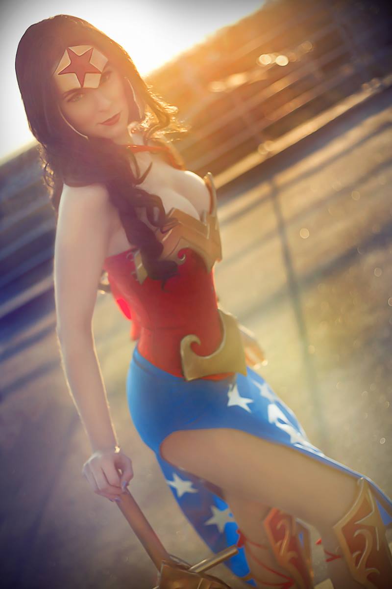 Elarte Cosplay DC Comics Wonder Woman Cosplay