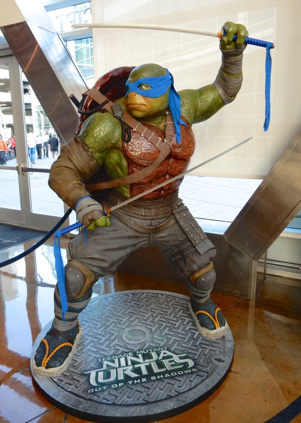 Hollywood Movie Costumes and Props: Life-size Teenage Mutant Ninja ...